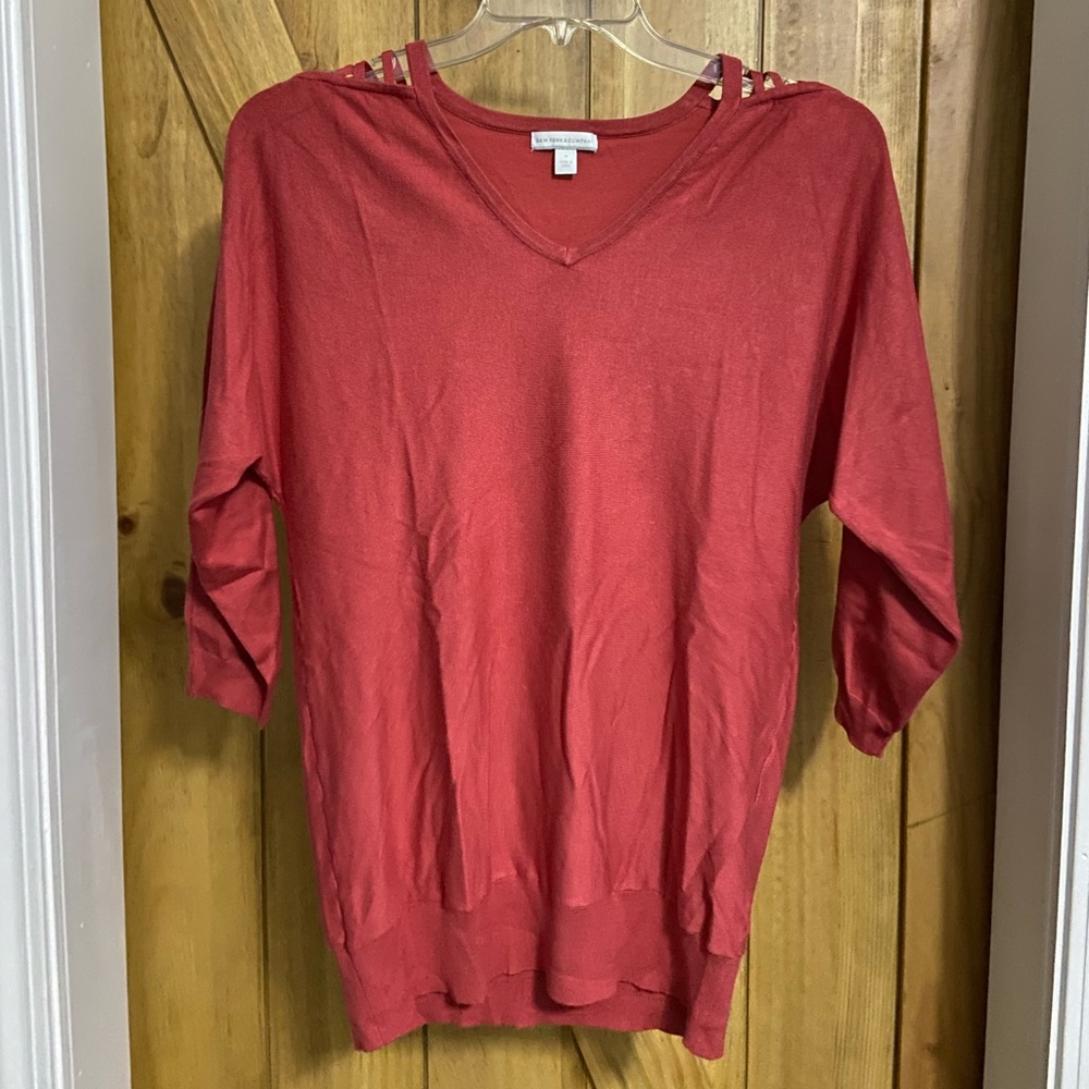 New York and Co sweater size M